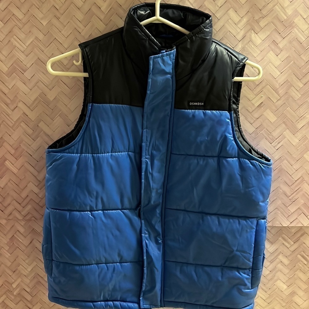 Boys kids, OshKosh B’Gosh size 12 puffer vest blue navy blue​​​